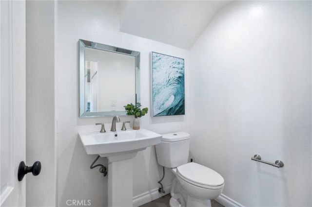 1300 12th Street E, Manhattan Beach, CA 90266