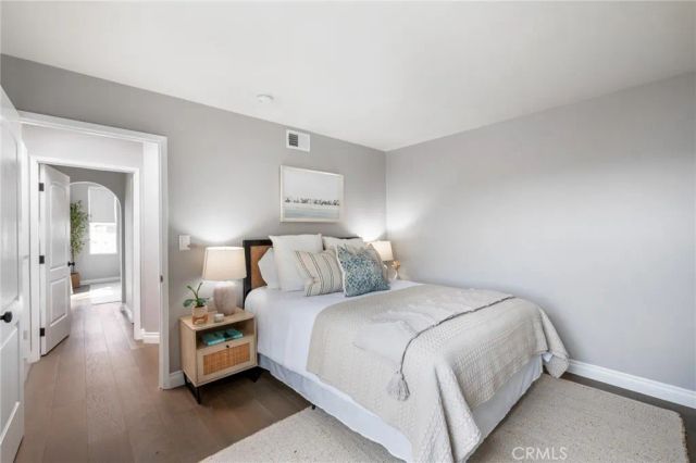 1300 12th Street E, Manhattan Beach, CA 90266