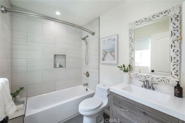 1300 12th Street E, Manhattan Beach, CA 90266