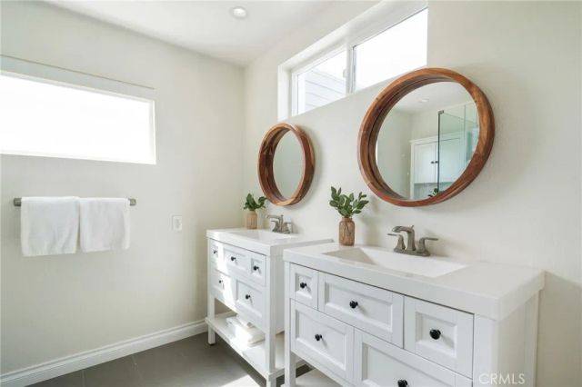 1300 12th Street E, Manhattan Beach, CA 90266