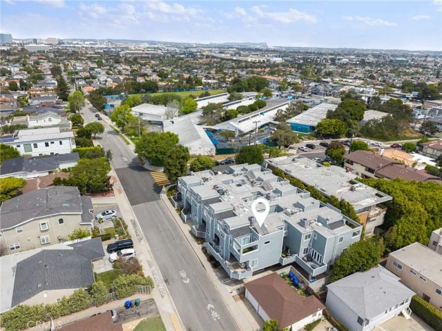 1300 12th Street E, Manhattan Beach, CA 90266