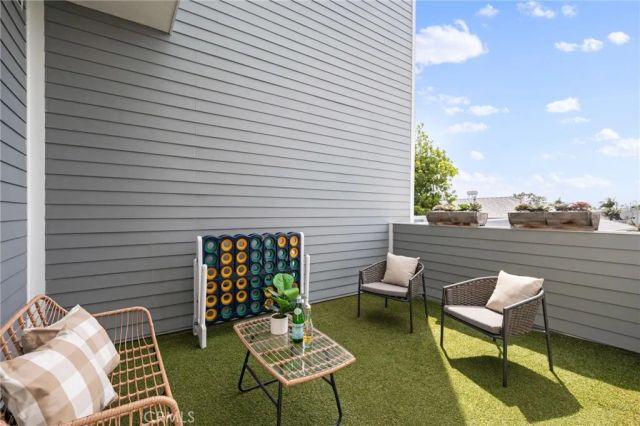 1300 12th Street E, Manhattan Beach, CA 90266