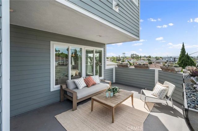 1300 12th Street E, Manhattan Beach, CA 90266