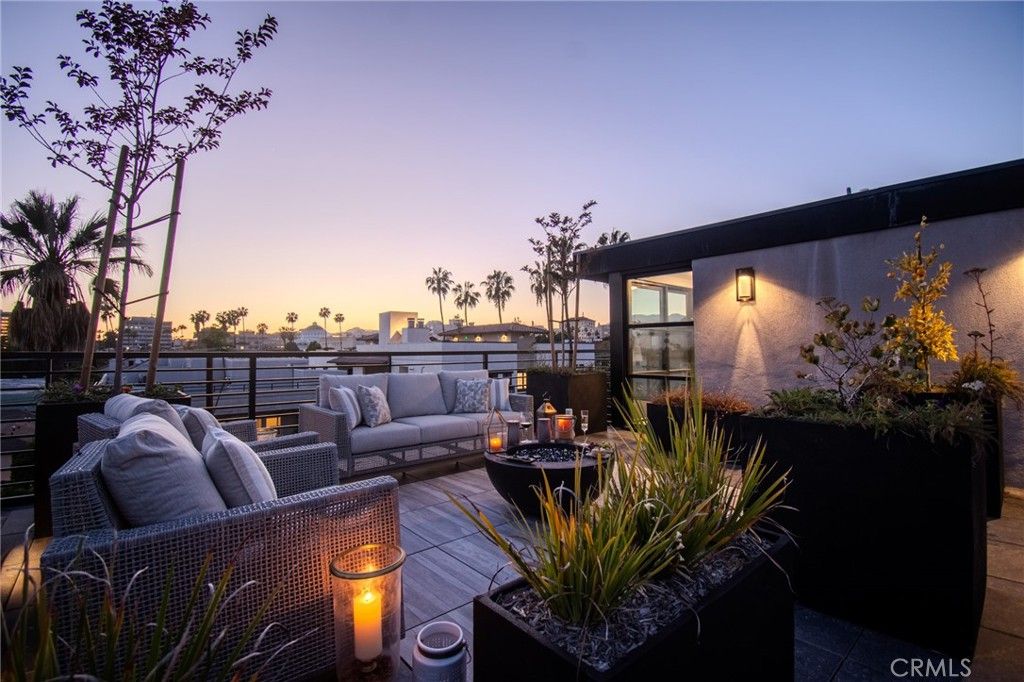 Image 1 of property listing at 150 S Oak Knoll 202, Pasadena, CA 91101