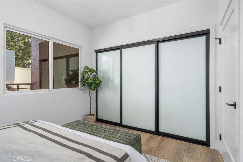 Image 15 of property listing at 150 S Oak Knoll 202, Pasadena, CA 91101