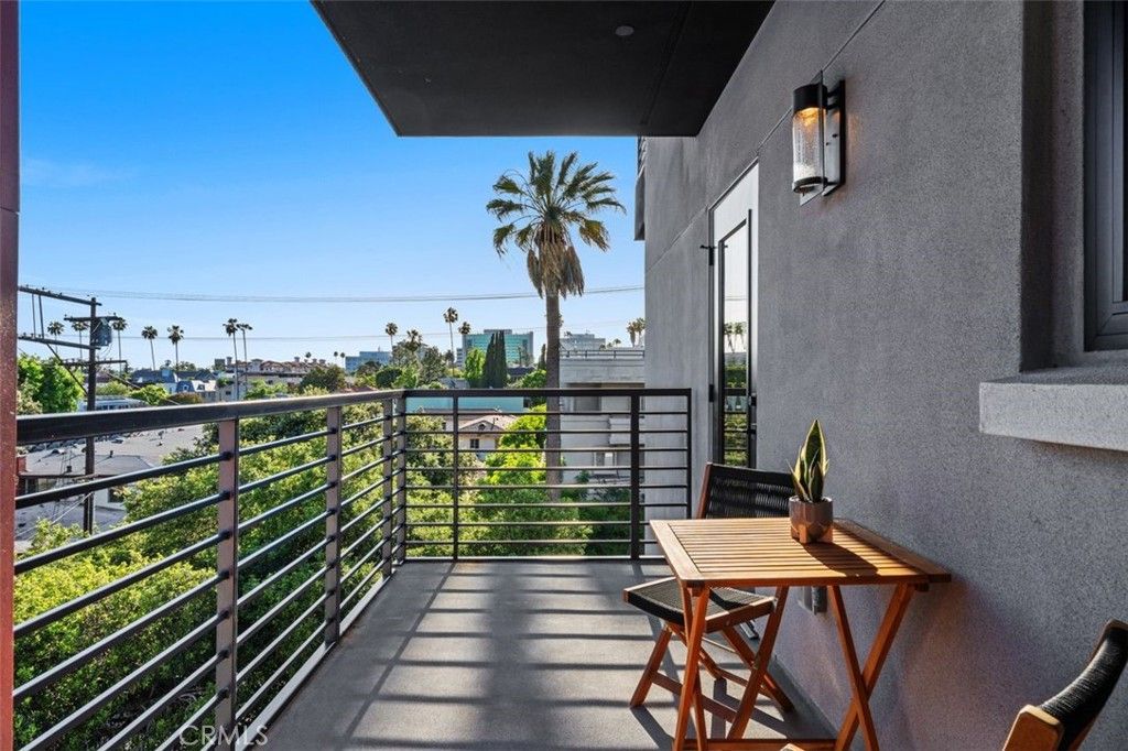 Image 17 of property listing at 150 S Oak Knoll 202, Pasadena, CA 91101