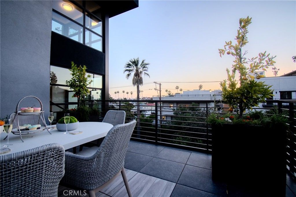 Image 19 of property listing at 150 S Oak Knoll 202, Pasadena, CA 91101