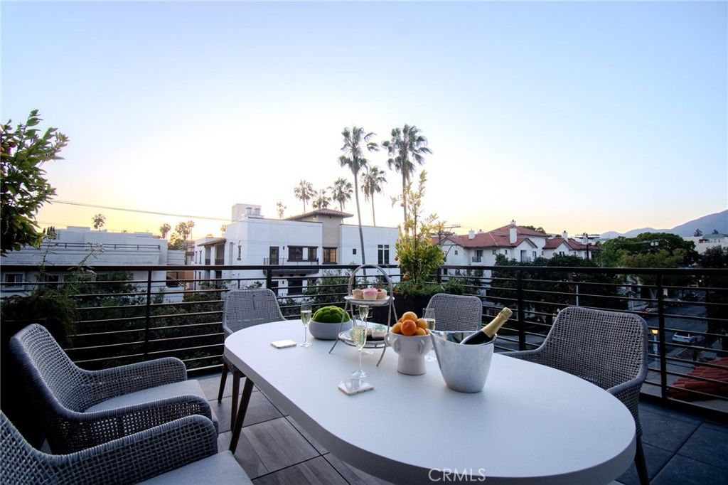 Image 20 of property listing at 150 S Oak Knoll 202, Pasadena, CA 91101