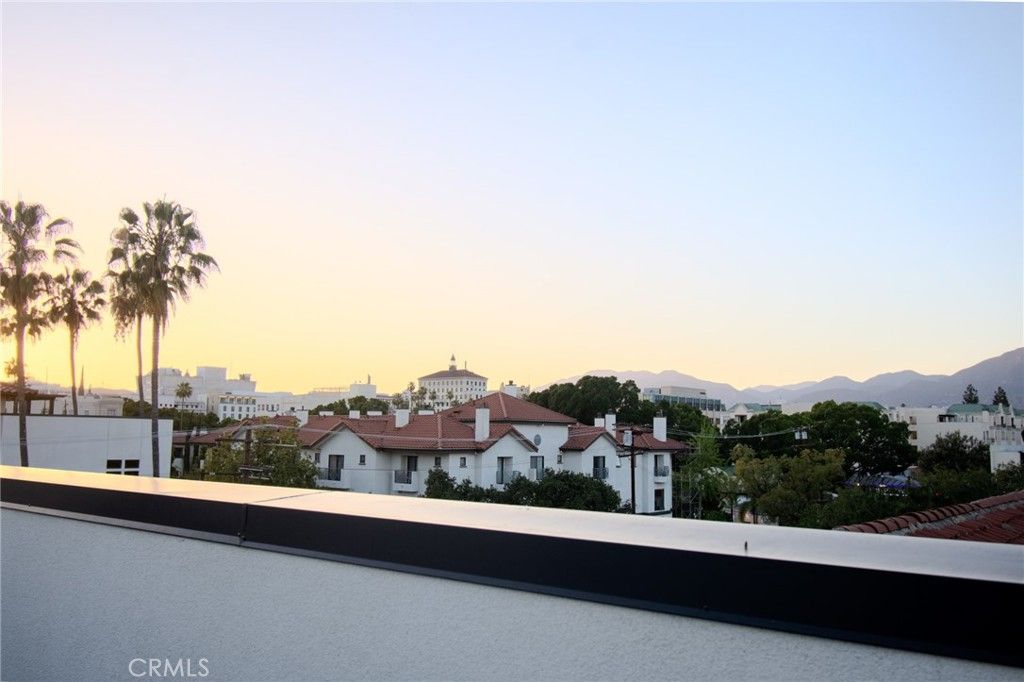 Image 34 of property listing at 150 S Oak Knoll 202, Pasadena, CA 91101