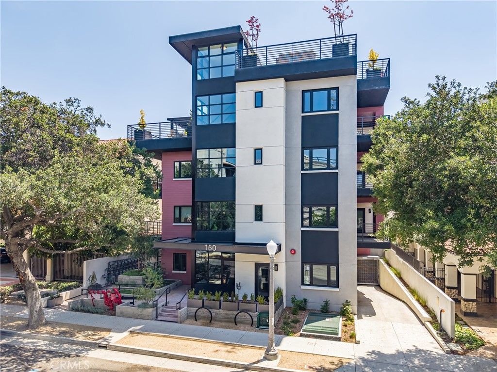 Image 37 of property listing at 150 S Oak Knoll 202, Pasadena, CA 91101