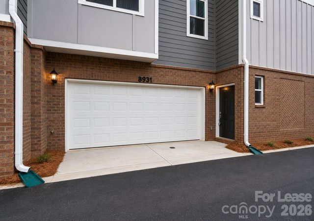 8931 Sharonbrook Drive, Charlotte, NC 28210