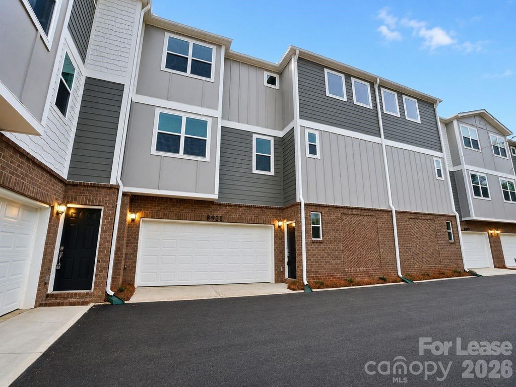 8931 Sharonbrook Drive, Charlotte, NC 28210