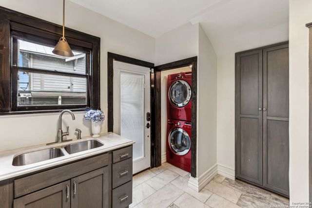 162 Davis Court, San Antonio, TX 78209
