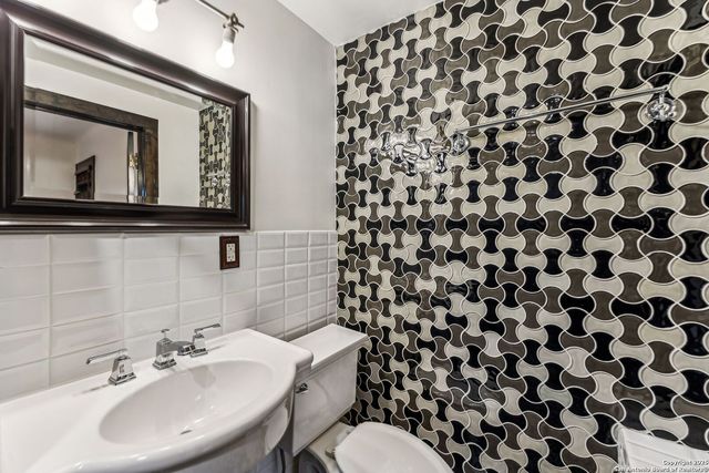 162 Davis Court, San Antonio, TX 78209
