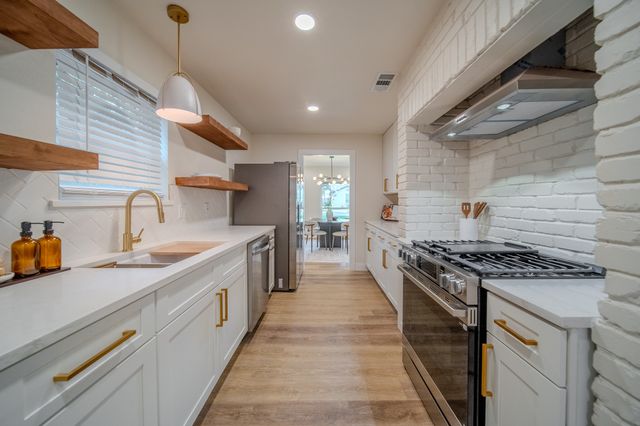 5125 Ashbrook Road, Dallas, TX 75227