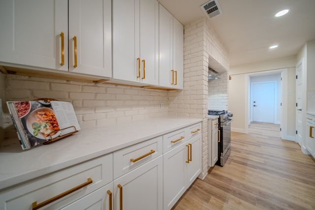 5125 Ashbrook Road, Dallas, TX 75227