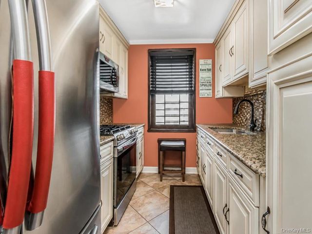 480 Riverdale Avenue 6H, Yonkers, NY 10705