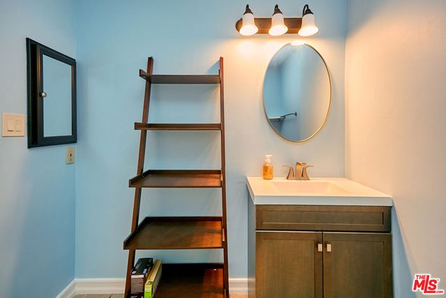 514 S Harvard Boulevard 306, Los Angeles, CA 90020