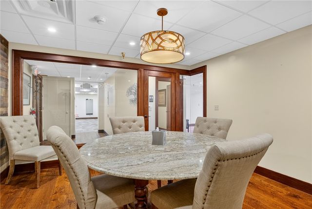 750 Washington Rd Units 12,13,14, Mt Lebanon, PA 15228