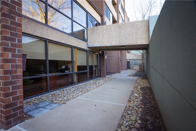 750 Washington Rd Units 12,13,14, Mt Lebanon, PA 15228