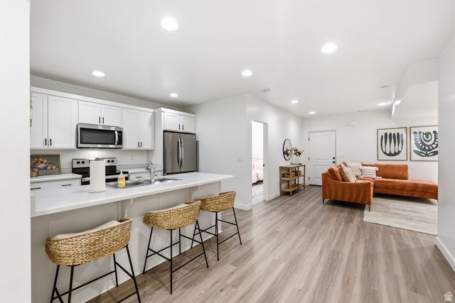 163 N WOODRUN WAY, Saratoga Springs, UT 84045