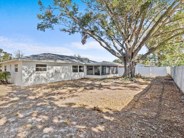 2573 REDWOOD CIRCLE, Clearwater, FL 33763