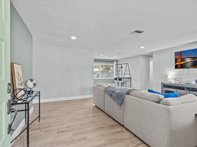 2573 REDWOOD CIRCLE, Clearwater, FL 33763