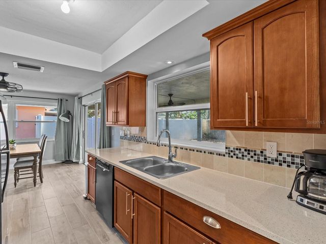 2573 REDWOOD CIRCLE, Clearwater, FL 33763