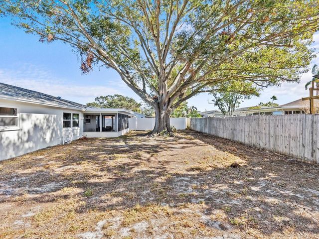 2573 REDWOOD CIRCLE, Clearwater, FL 33763