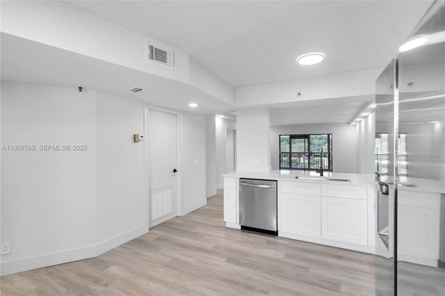 14475 Strathmore Ln 305, Delray Beach, FL 33446