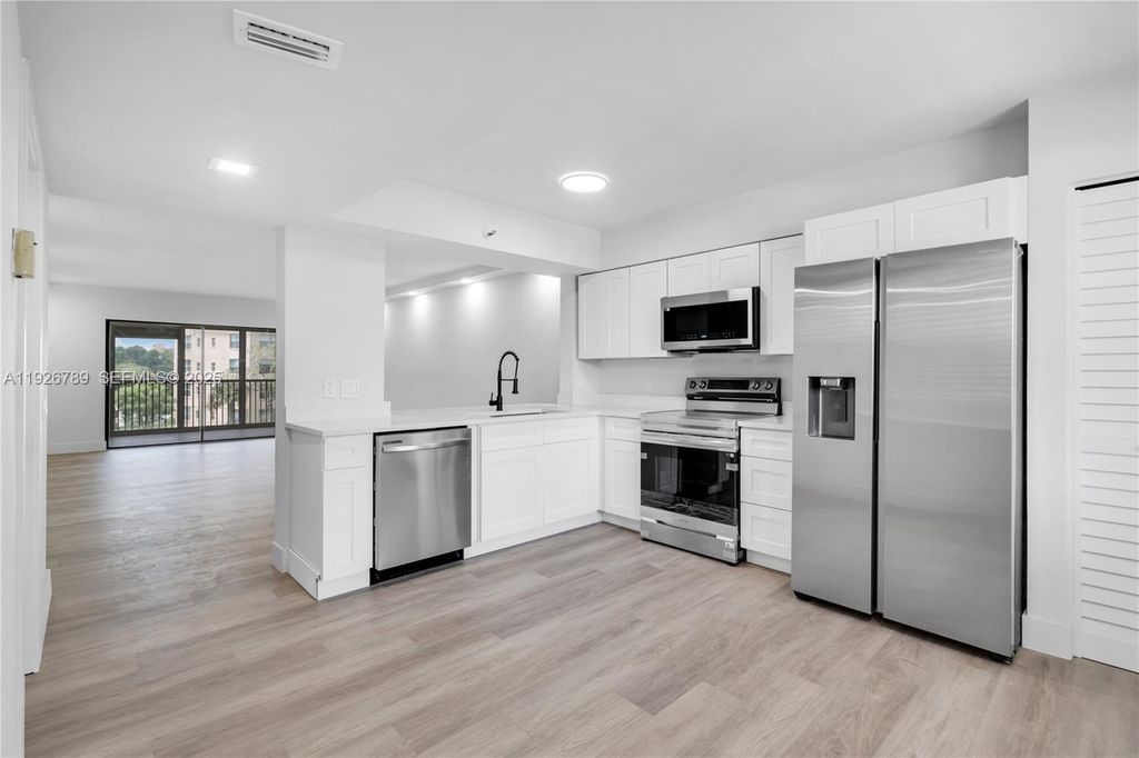 14475 Strathmore Ln 305, Delray Beach, FL 33446