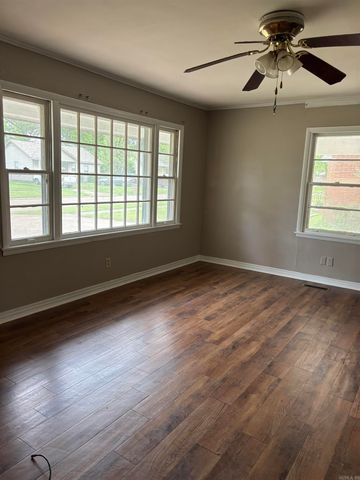 431 Laughrun Dr, Forrest City, AR 72335