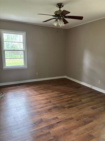 431 Laughrun Dr, Forrest City, AR 72335