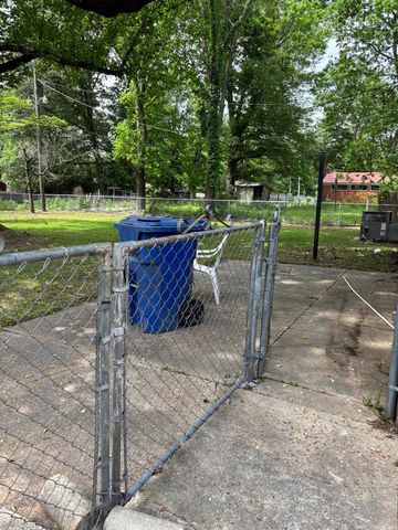 431 Laughrun Dr, Forrest City, AR 72335