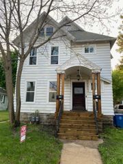 717 FRANKLIN STREET, Oshkosh, WI 54901