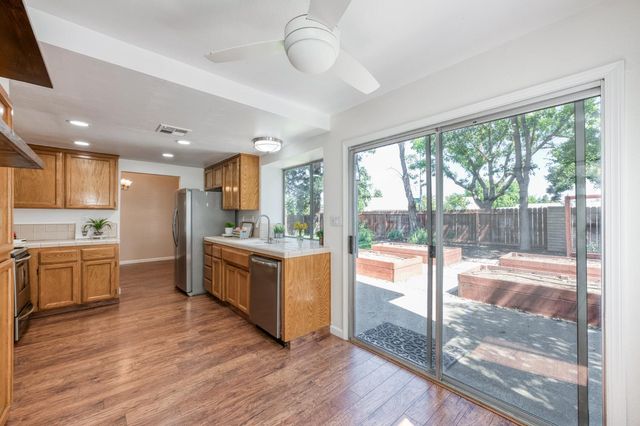 2078 E Pinedale Avenue, Fresno, CA 93720