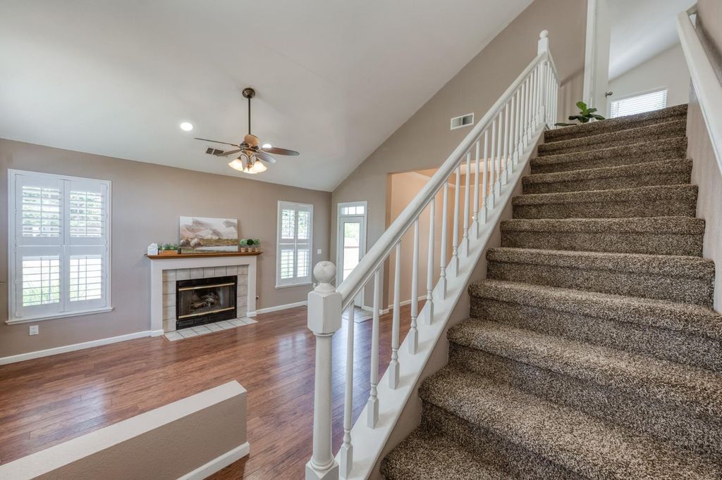 Image 17 of property listing at 2078 E Pinedale Avenue, Fresno, CA 93720