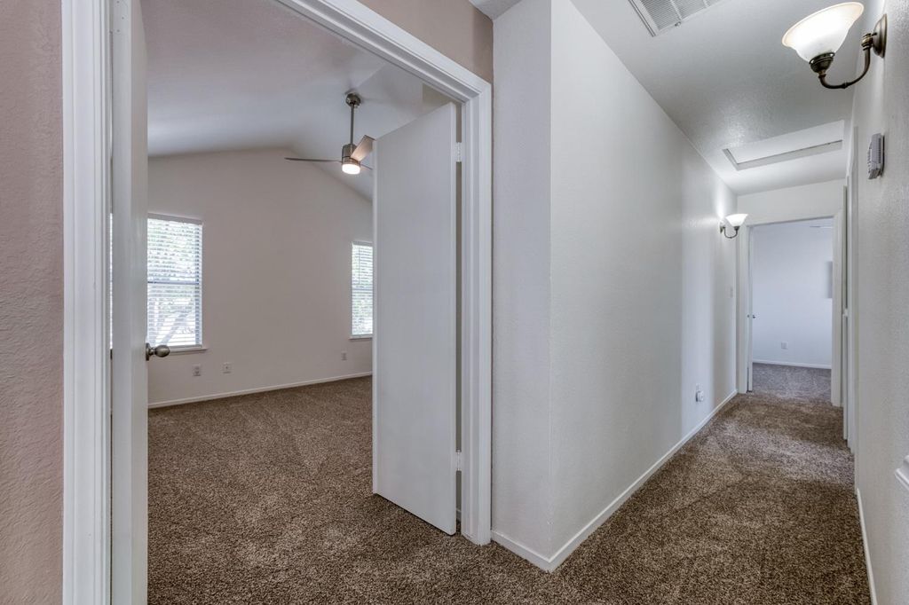 Image 18 of property listing at 2078 E Pinedale Avenue, Fresno, CA 93720
