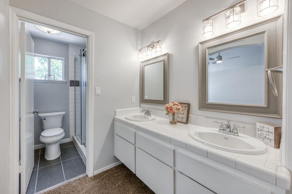 Image 26 of property listing at 2078 E Pinedale Avenue, Fresno, CA 93720