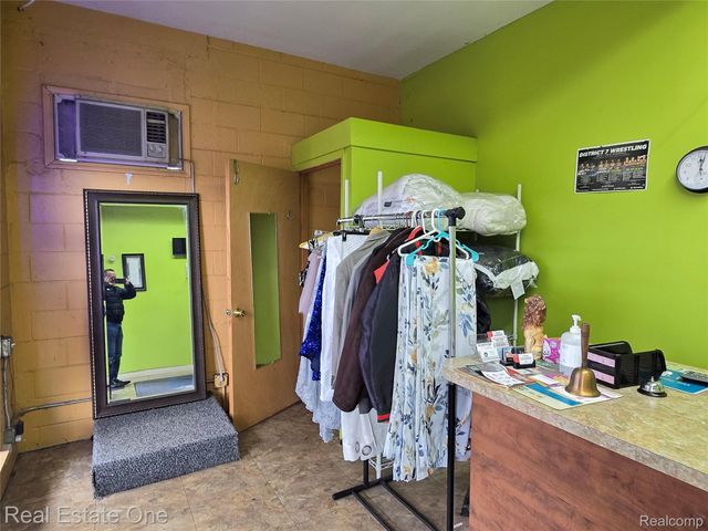 20640 Van Born Road, Dearborn Heights, MI 48125