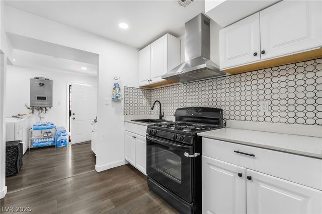 3934 Palos Verdes Street, Las Vegas, NV 89119