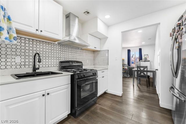 3934 Palos Verdes Street, Las Vegas, NV 89119