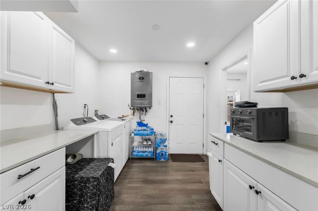 3934 Palos Verdes Street, Las Vegas, NV 89119