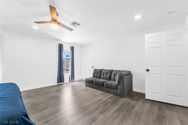 3934 Palos Verdes Street, Las Vegas, NV 89119