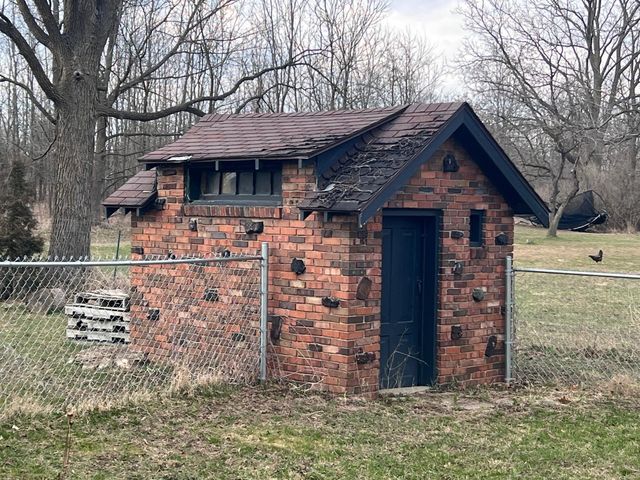 1502 S M-52 Highway, Owosso Twp, MI 48867