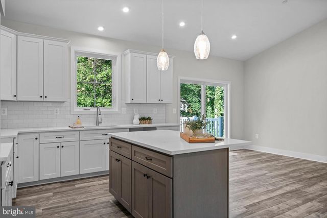 484 LAKE DR, Lusby, MD 20657