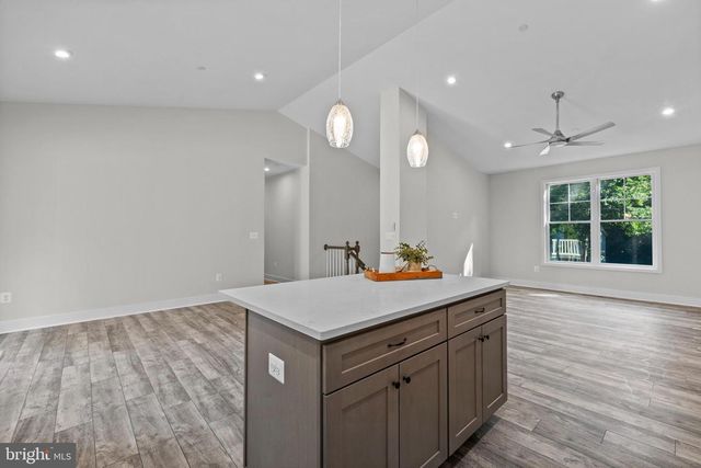 484 LAKE DR, Lusby, MD 20657