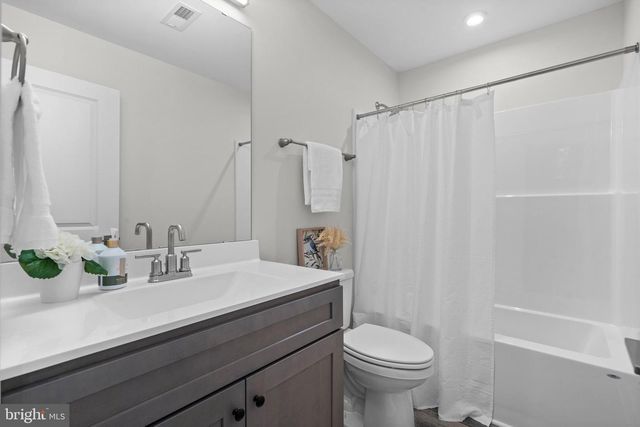 484 LAKE DR, Lusby, MD 20657