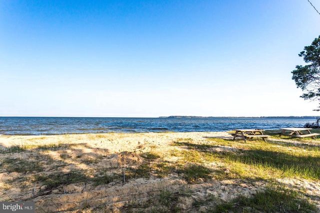 484 LAKE DR, Lusby, MD 20657