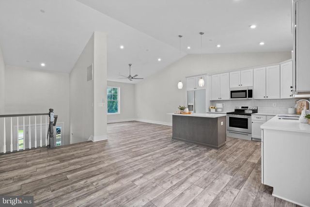 484 LAKE DR, Lusby, MD 20657